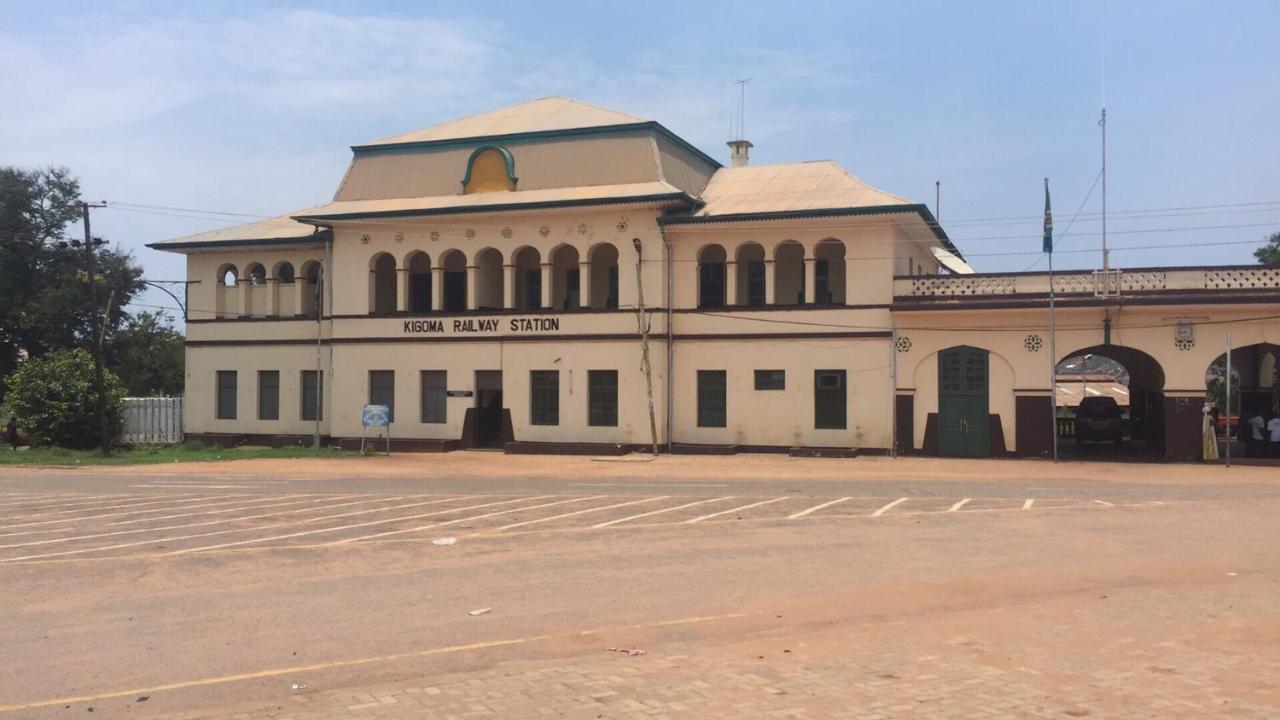 Leaders Lodge Kigoma Bagian luar foto